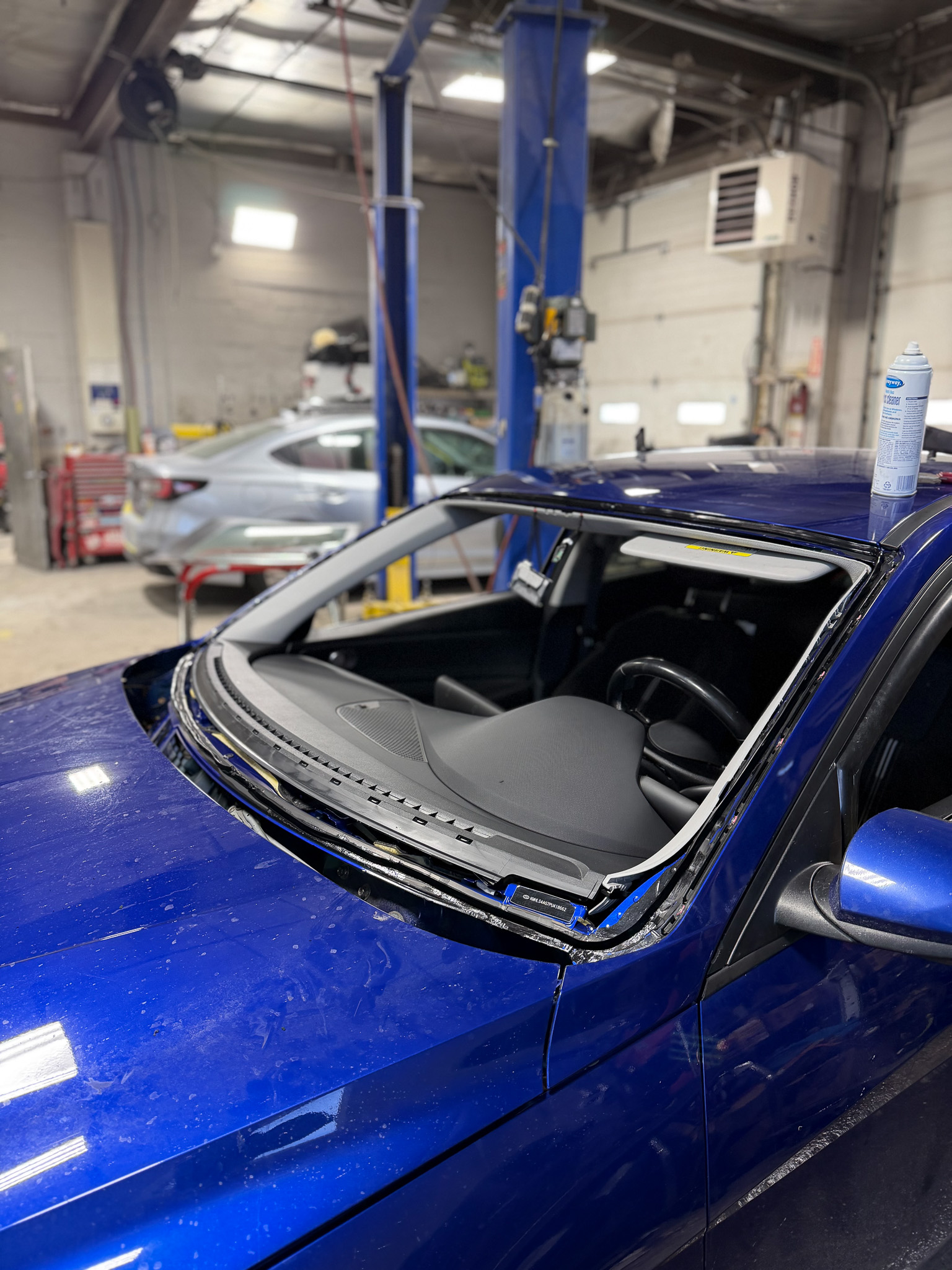 Windshield replacement service